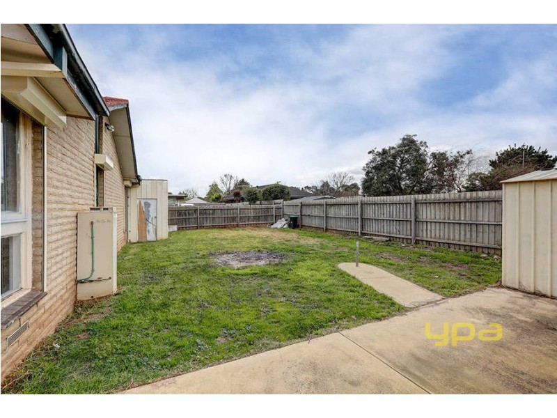 4 Wilson Road, Melton South VIC 3338