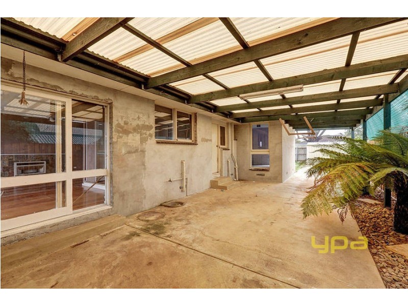 4 Wilson Road, Melton South VIC 3338