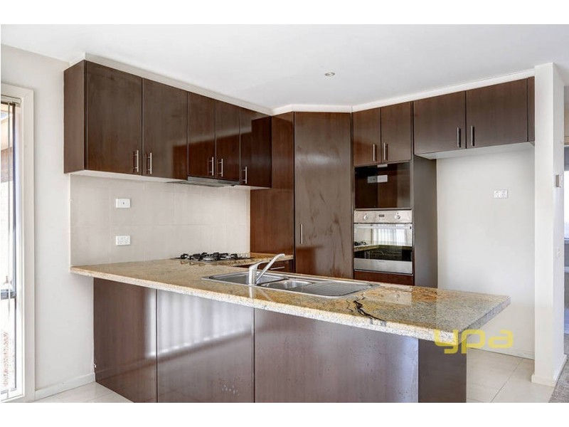 1/62 Andrew Street, Melton South VIC 3338