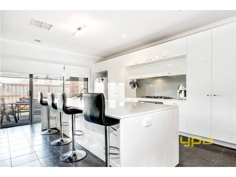 4 Creswick Drive, Eynesbury VIC 3338