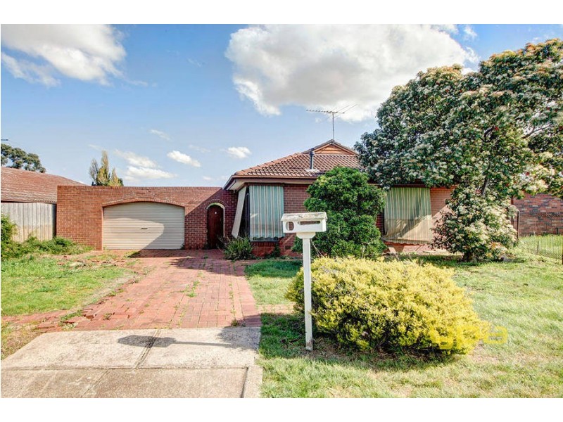 4 Ramona Place, Melton West VIC 3337