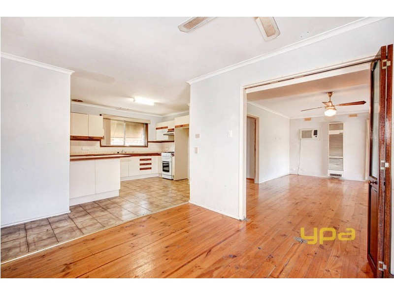 4 Ramona Place, Melton West VIC 3337