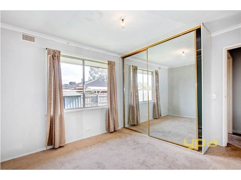 4 Ramona Place, Melton West VIC 3337