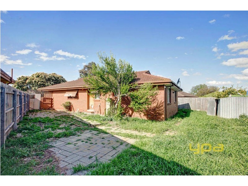 4 Ramona Place, Melton West VIC 3337