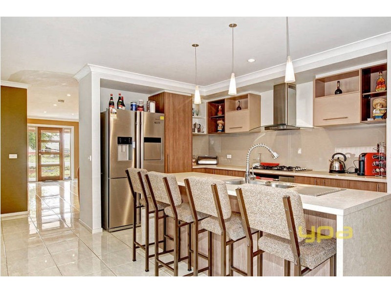 5 Koonawarra Terrace, Melton West VIC 3337