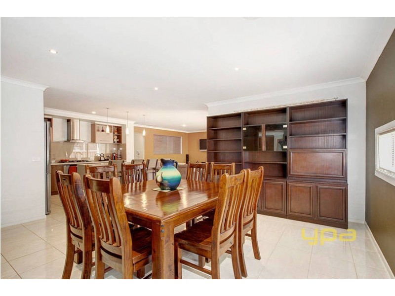 5 Koonawarra Terrace, Melton West VIC 3337