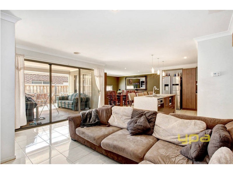 5 Koonawarra Terrace, Melton West VIC 3337