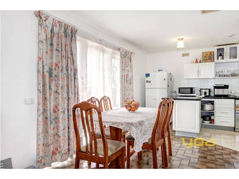 6 Perry Close, Melton VIC 3337