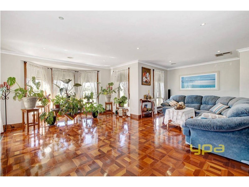 23 Strathtulloh Circuit, Melton South VIC 3338