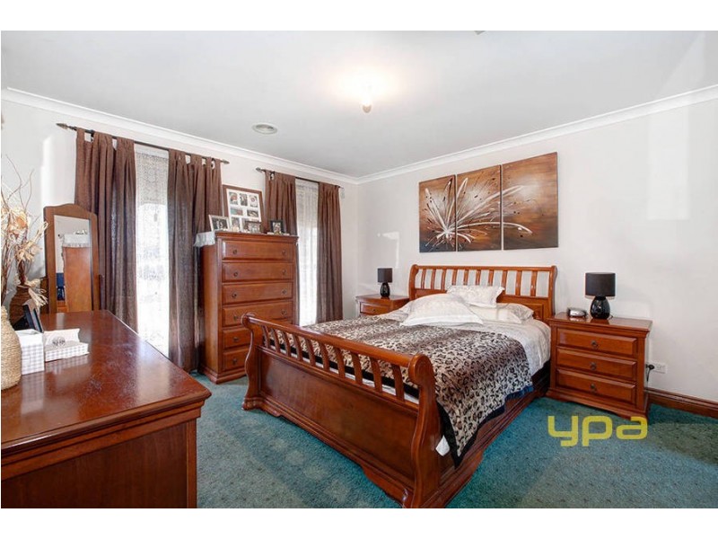 23 Strathtulloh Circuit, Melton South VIC 3338