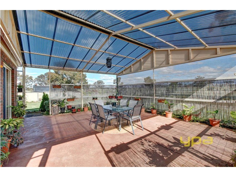 23 Strathtulloh Circuit, Melton South VIC 3338