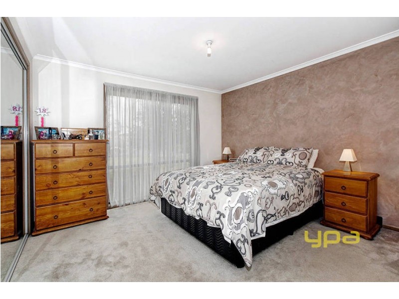 3 Mark Place, Melton West VIC 3337