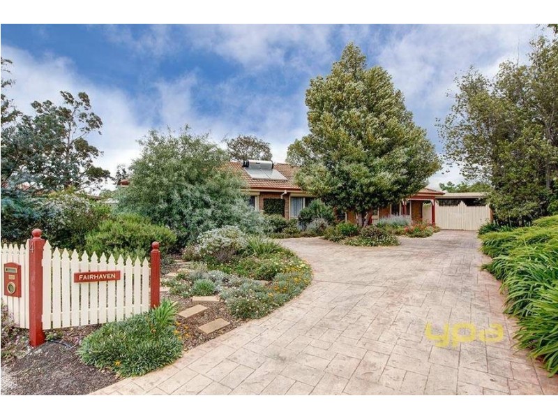 4 Avon Court, Melton West VIC 3337
