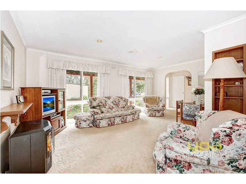 4 Avon Court, Melton West VIC 3337