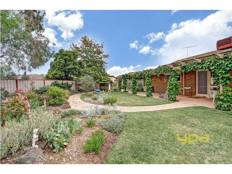 4 Avon Court, Melton West VIC 3337