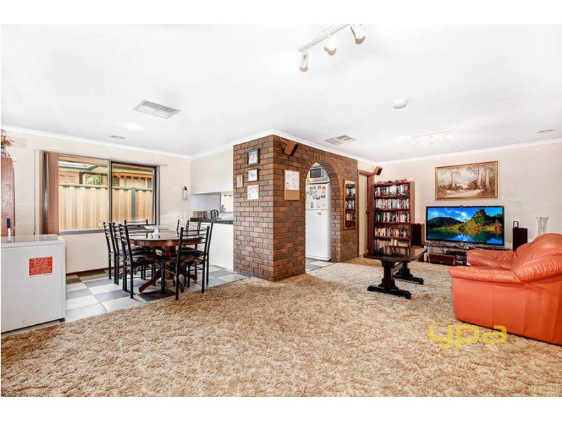 34 Bennett Street, Melton South VIC 3338