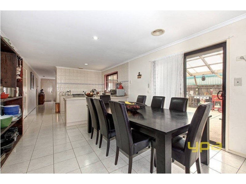 16 Smoult Drive, Kurunjang VIC 3337