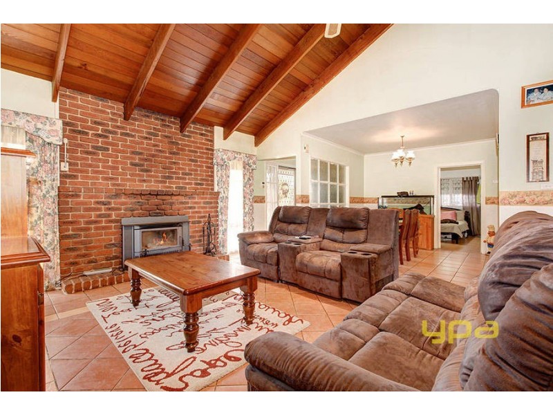 18 Sturt Road, Melton South VIC 3338