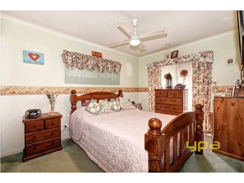 18 Sturt Road, Melton South VIC 3338