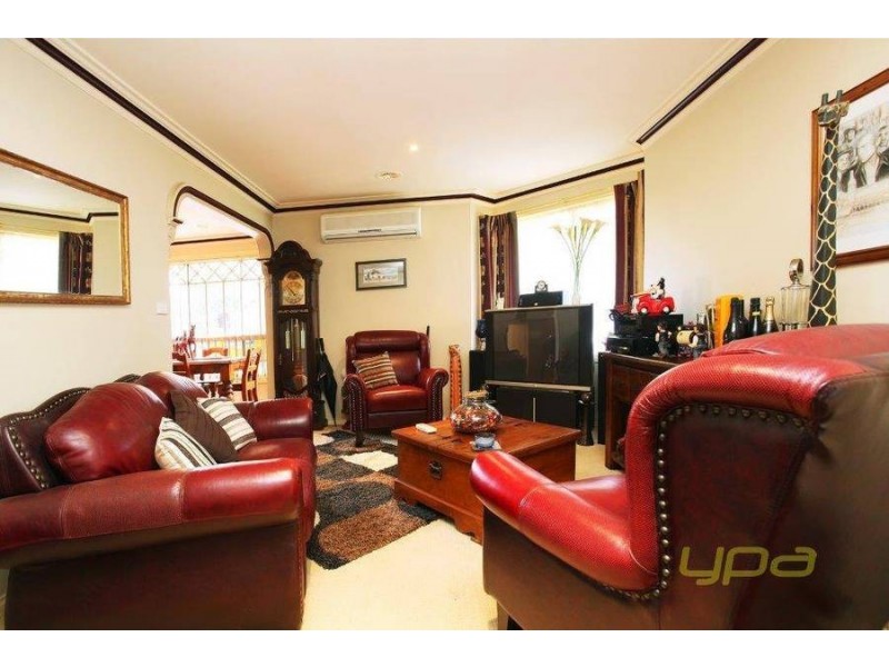 8 Darlingsford Boulevard, Melton VIC 3337