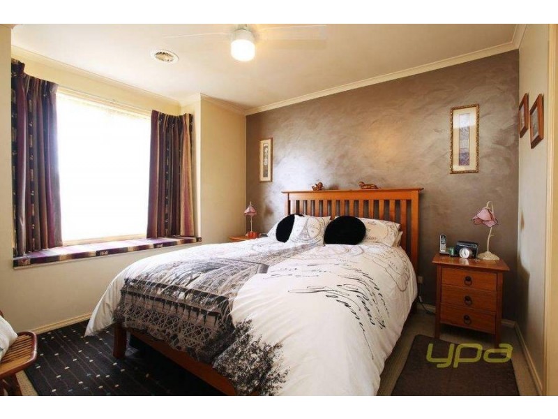 8 Darlingsford Boulevard, Melton VIC 3337