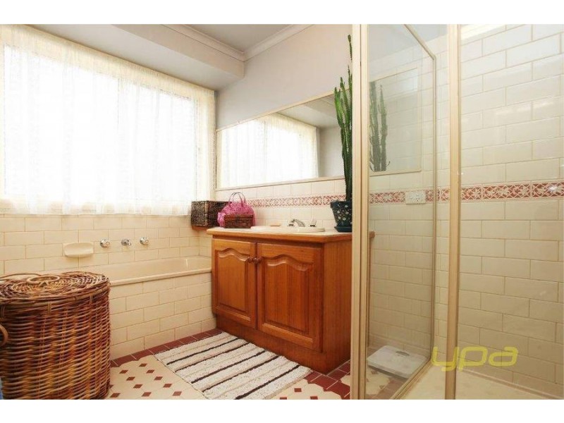 8 Darlingsford Boulevard, Melton VIC 3337