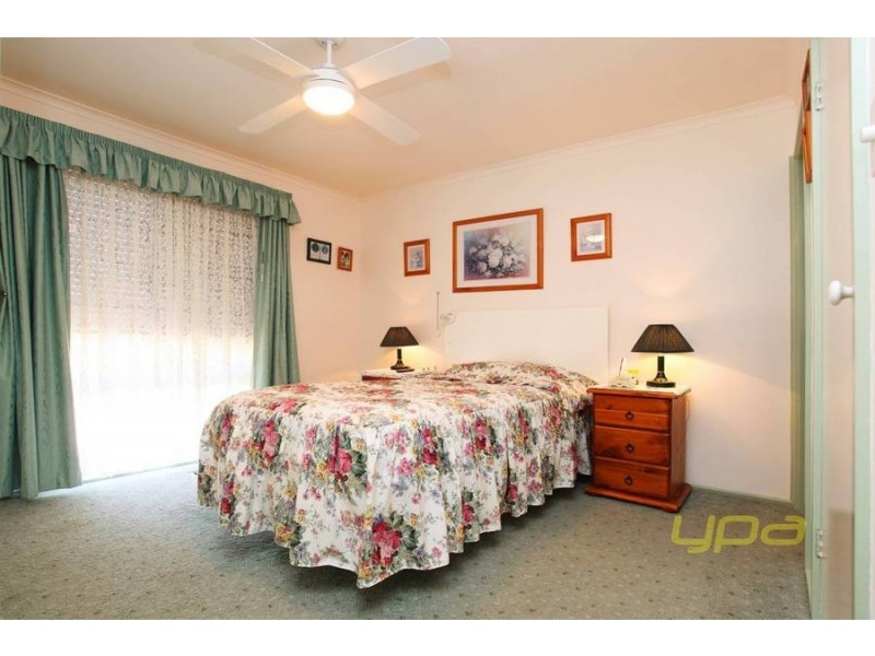 1 Clendon Place, Melton West VIC 3337