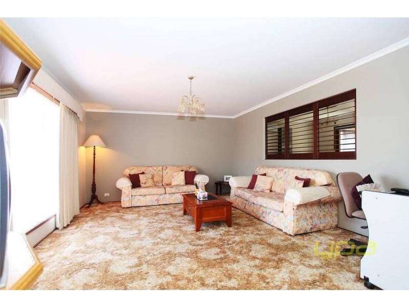 8 Burleigh Road, Melton VIC 3337