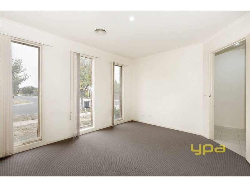 16 Fairhaven Boulevard, Melton West VIC 3337