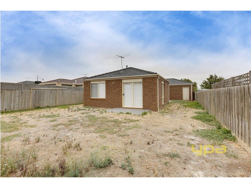 16 Fairhaven Boulevard, Melton West VIC 3337