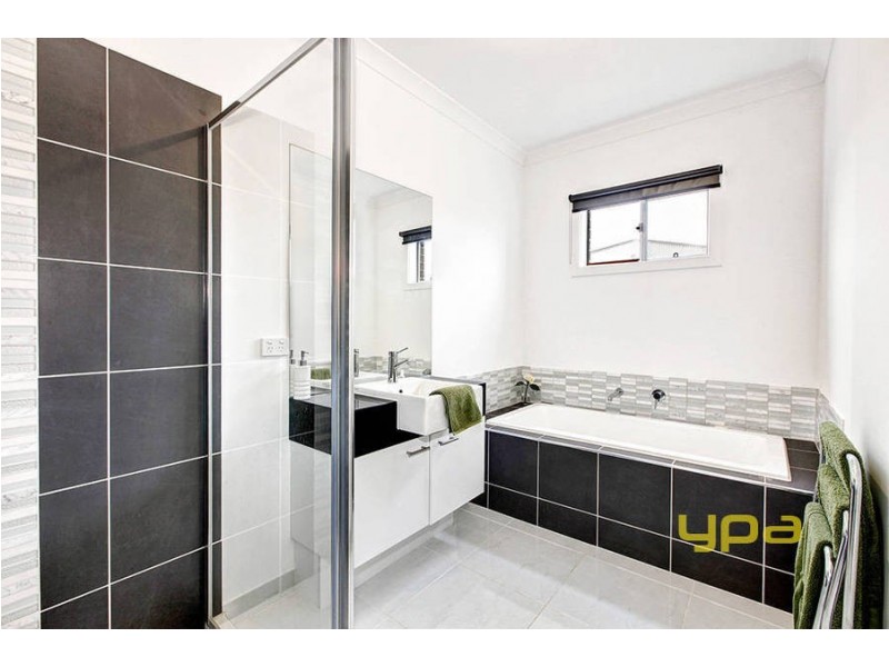 12 Marong Avenue, Eynesbury VIC 3338