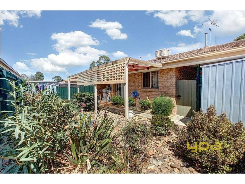2/18 Toolern Street, Melton South VIC 3338