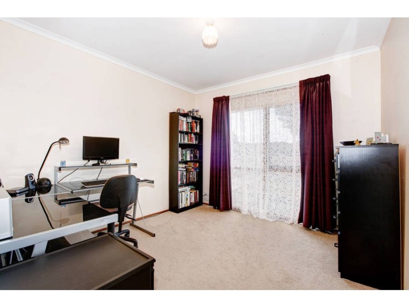 8 Sturt Road, Melton South VIC 3338