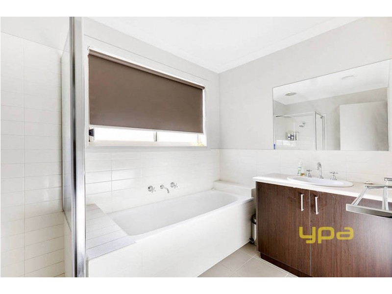 15/20-22 Roslyn Park Terrace, Melton West VIC 3337