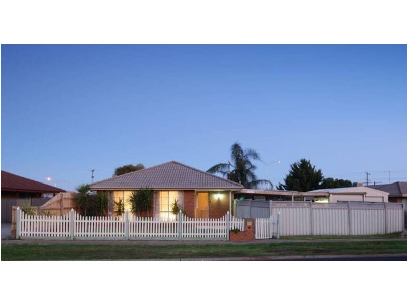 3 Lagarna Drive, Kurunjang VIC 3337