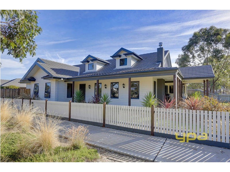 18 Erica Close, Eynesbury VIC 3338