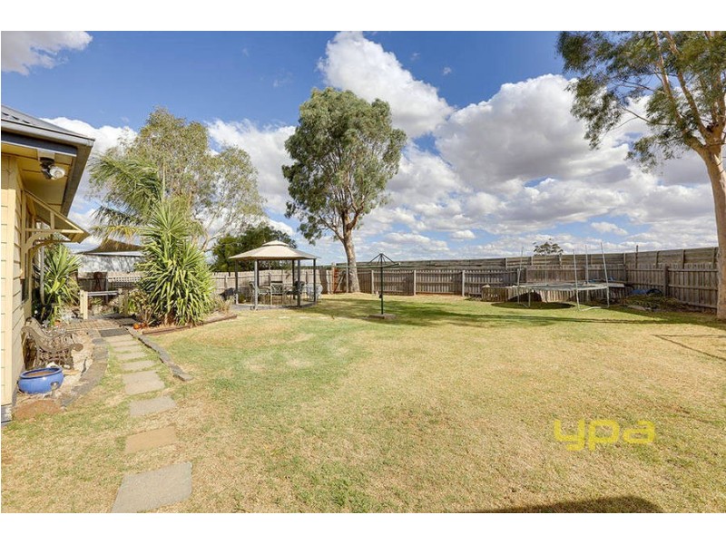 43 Leonid Drive, Rockbank VIC 3335