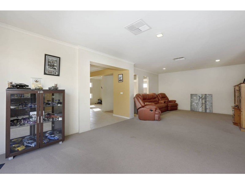 66 Black Knight Way, Kurunjang VIC 3337