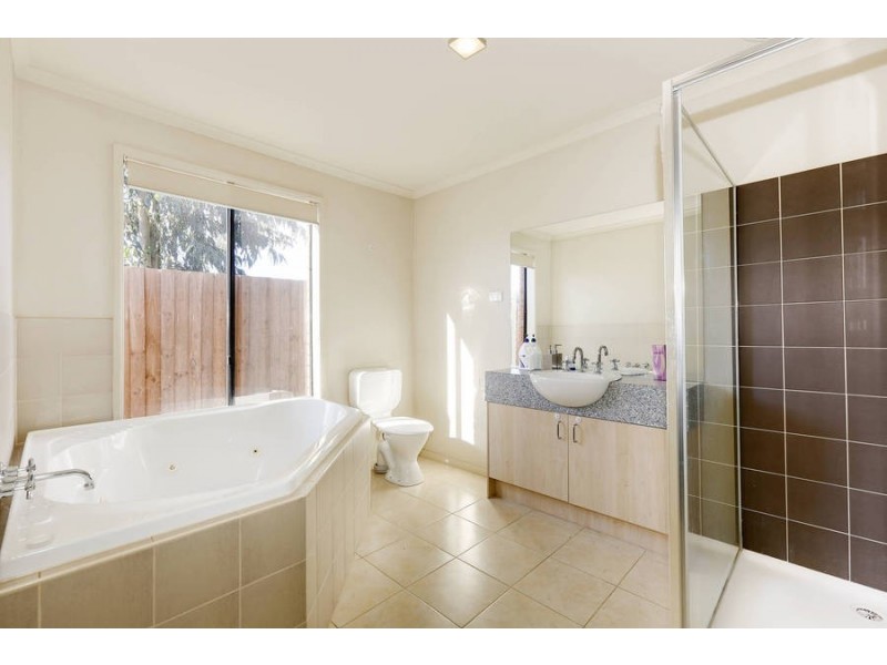 66 Black Knight Way, Kurunjang VIC 3337