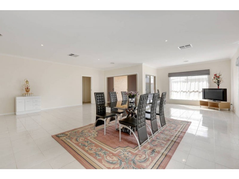 7 Kevington Drive, Eynesbury VIC 3338