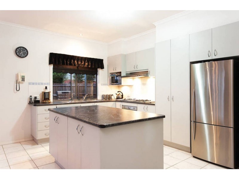 30 Brookfield Avenue, Brookfield VIC 3338