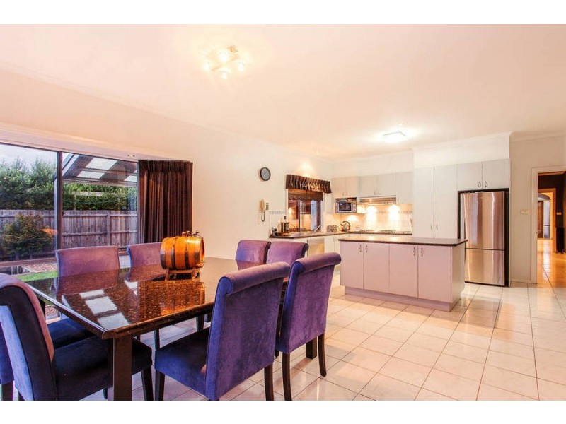 30 Brookfield Avenue, Brookfield VIC 3338