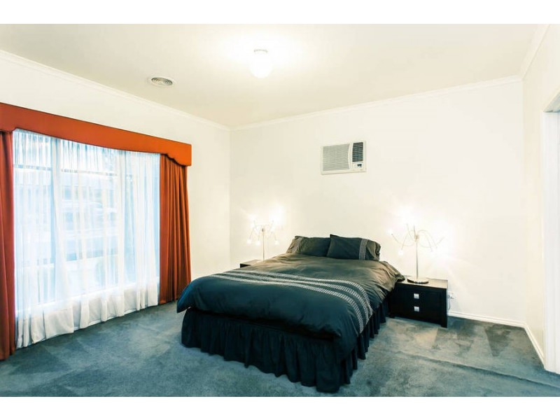 30 Brookfield Avenue, Brookfield VIC 3338