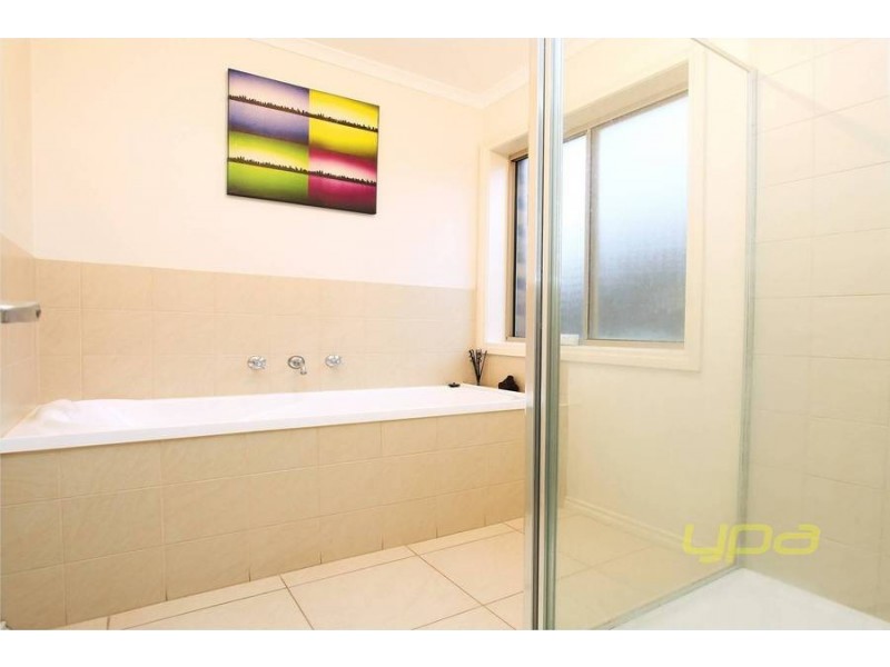 10 Kingston Rule Street, Kurunjang VIC 3337