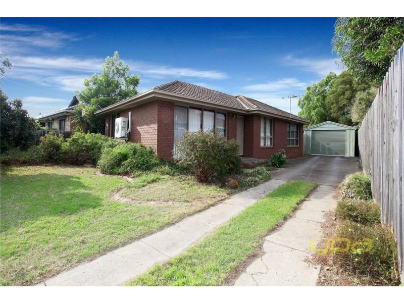 14 Bennett Street, Melton South VIC 3338