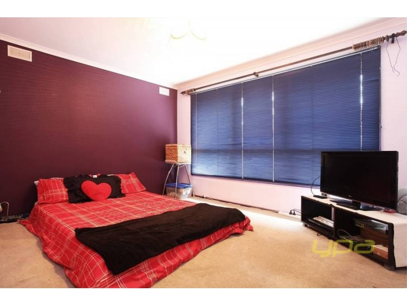 14 Bennett Street, Melton South VIC 3338