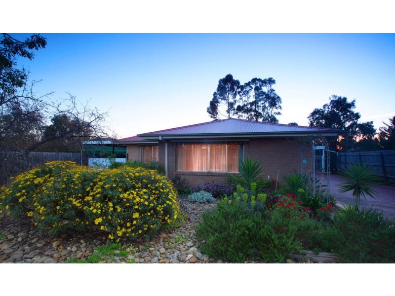 7 Kilmuir Place, Melton West VIC 3337