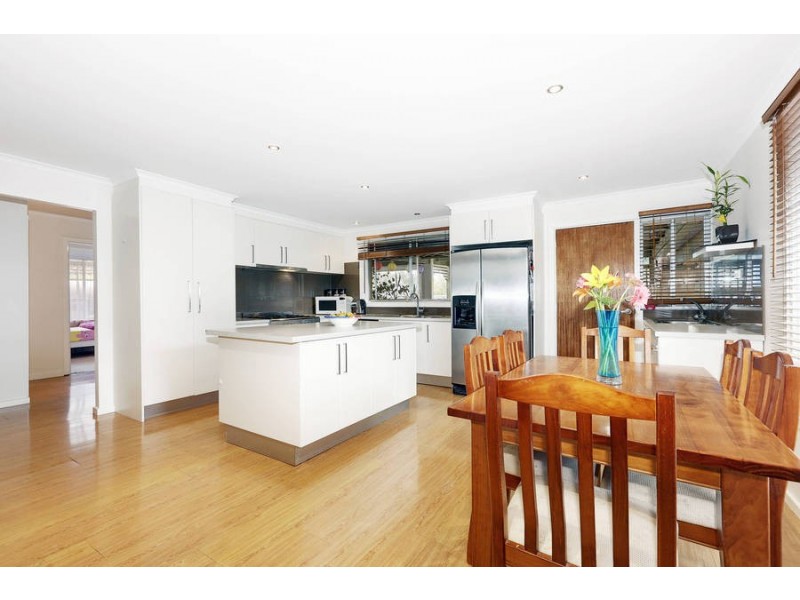 7 Kilmuir Place, Melton West VIC 3337