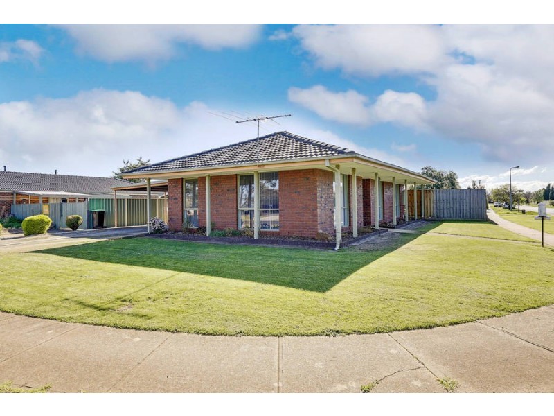 28 Denny Place, Melton South VIC 3338