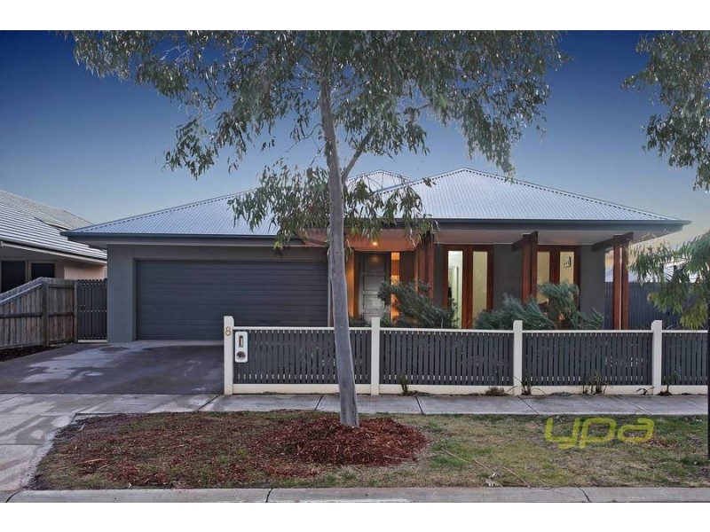 8 Trentham Drive, Eynesbury VIC 3338